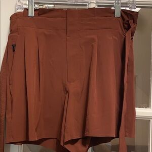 Athleta skyline short ll Size 6.